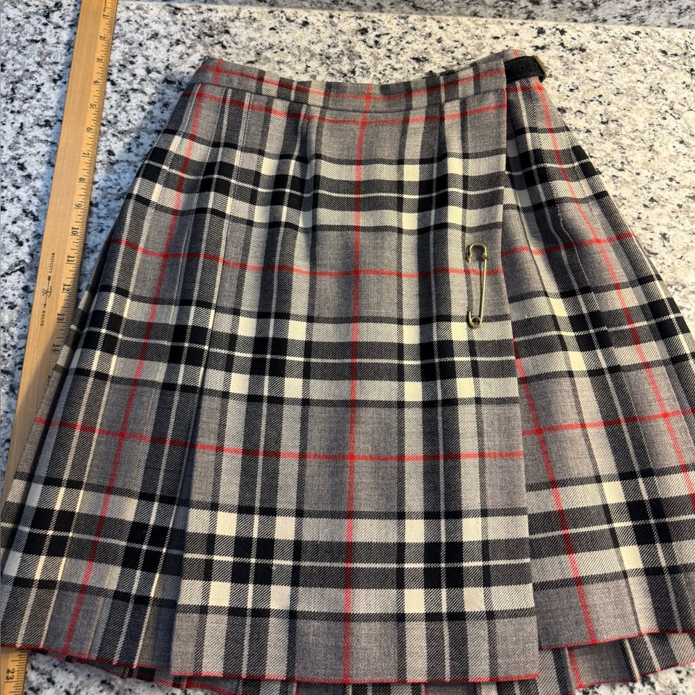Saks Fifth Avenue Gray and Red Plaid pleated wool kilt